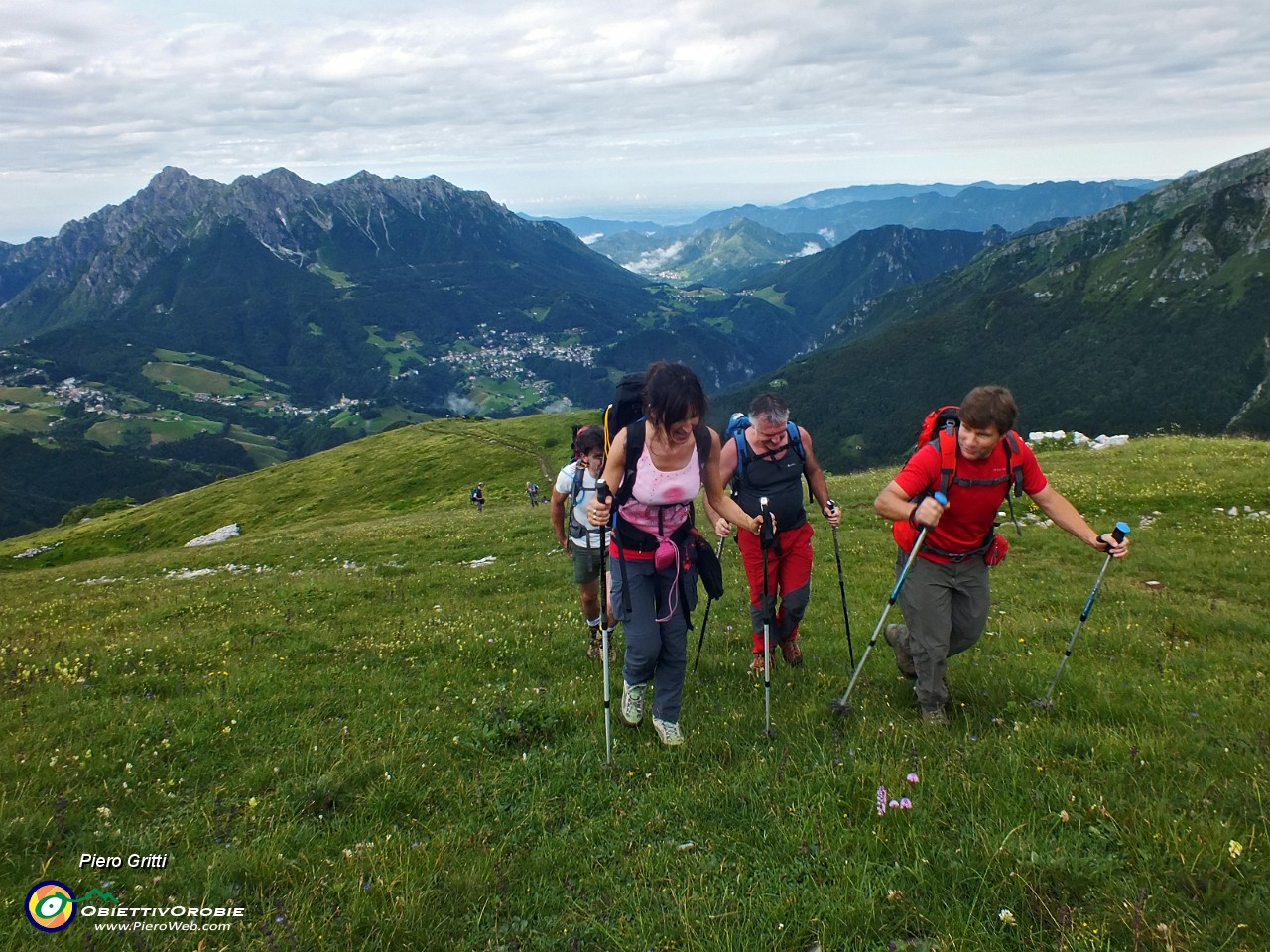 13 Vista in Alben e conca di Oltre il Colle.JPG